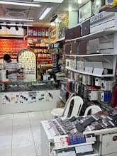Car Key Service Dubai โ Workshop & Key Equipment Car key locksmith shop Dubai โ professional automotive locksmith workshop with key blanks, transponders, and programming equipment